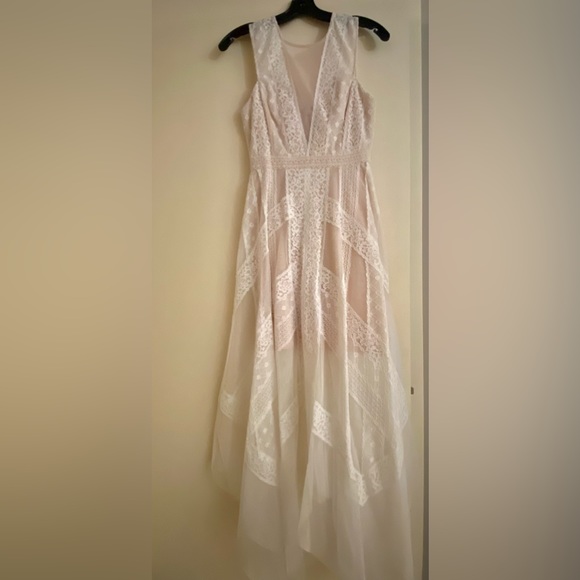 NWT BCBGMAXAZRIA Andi Asymmetric Lace & Tulle Maxi Dress size 0 - Picture 4 of 7